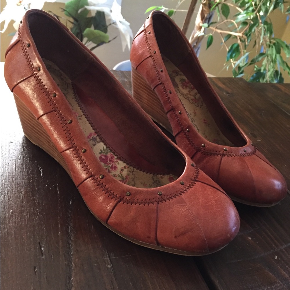 Seychelles Brown Leather Wedges 🌿